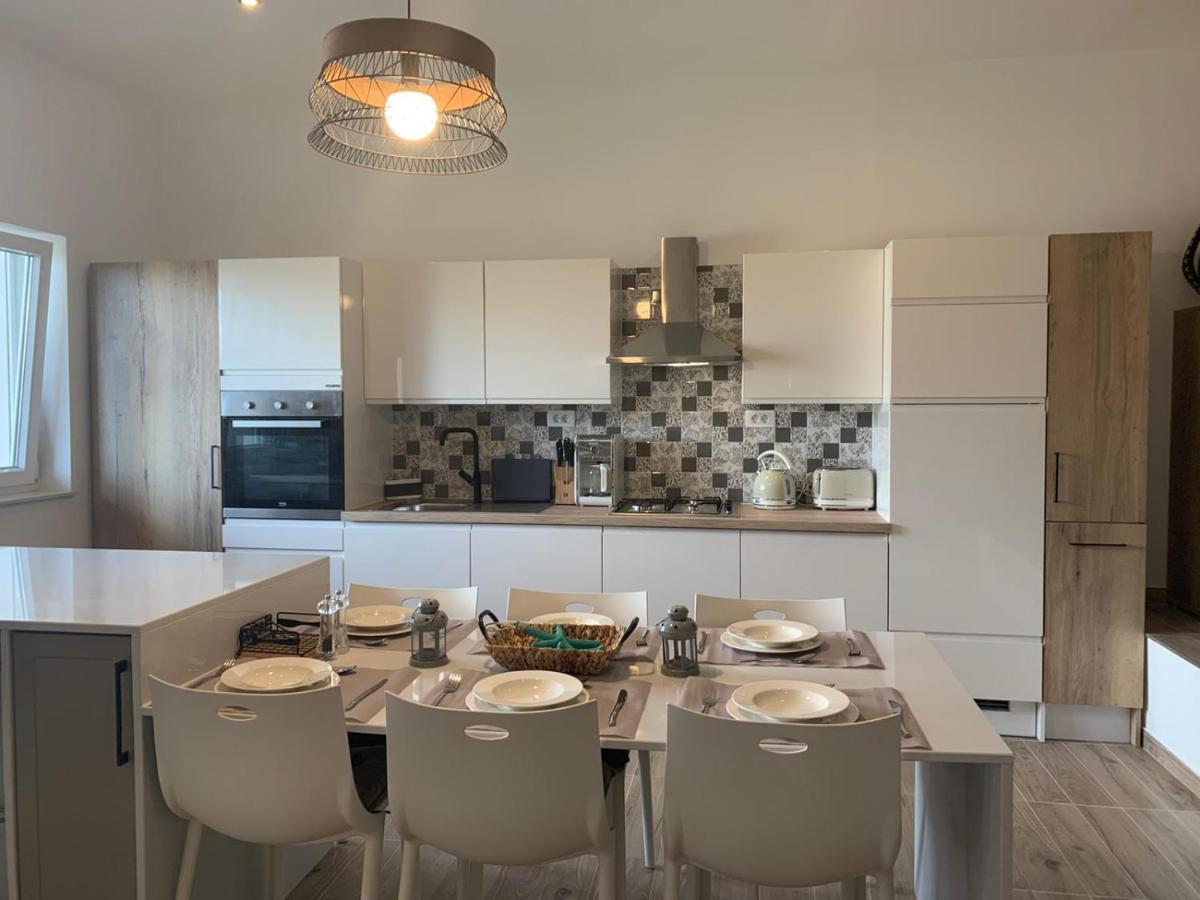 La Dolce Vita Apartment Posedarje Eksteriør bilde